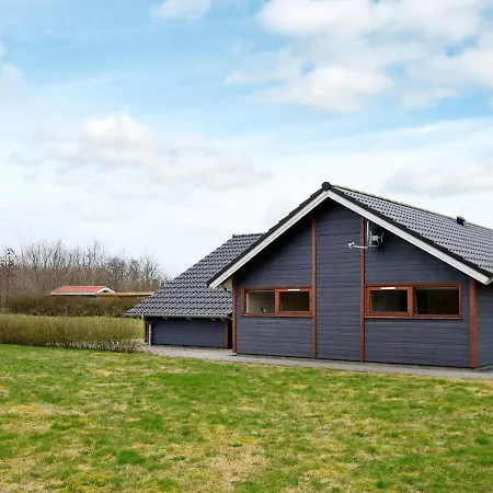 Дом отдыха 6 Person Holiday In