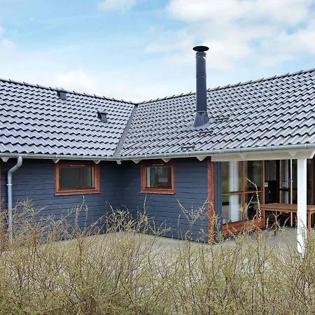 6 Person Holiday In
