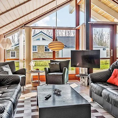6 Person Holiday In *